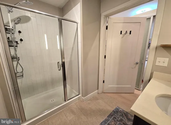 $2,100 | 1320 Fenwick Lane, Unit 6, Silver Spring, MD 20910