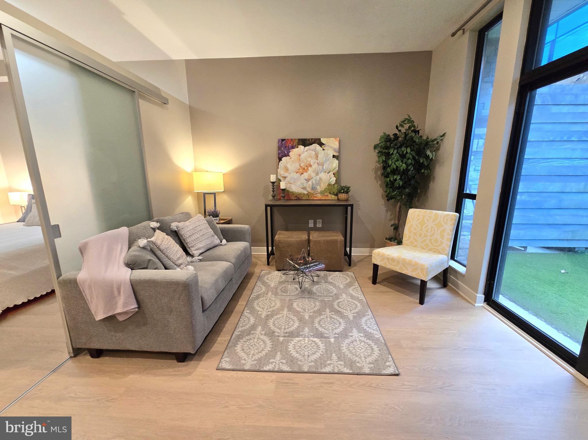 1320 Fenwick Lane, Unit 6 Silver Spring, MD 20910 - Photo 5 of 45 Living Area