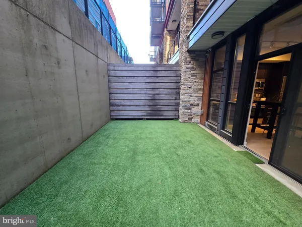 $2,100 | 1320 Fenwick Lane, Unit 6, Silver Spring, MD 20910