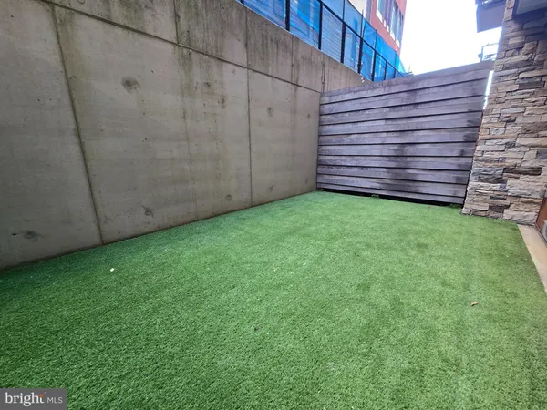 $2,100 | 1320 Fenwick Lane, Unit 6, Silver Spring, MD 20910