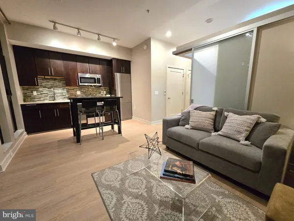 $2,100 | 1320 Fenwick Lane, Unit 6, Silver Spring, MD 20910