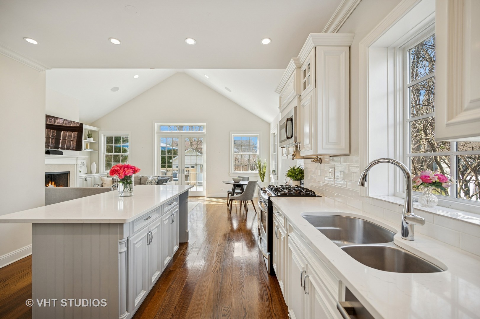 726 Indian Road Glenview, IL 60025 - Photo 11 of 37 Gallery Image 11