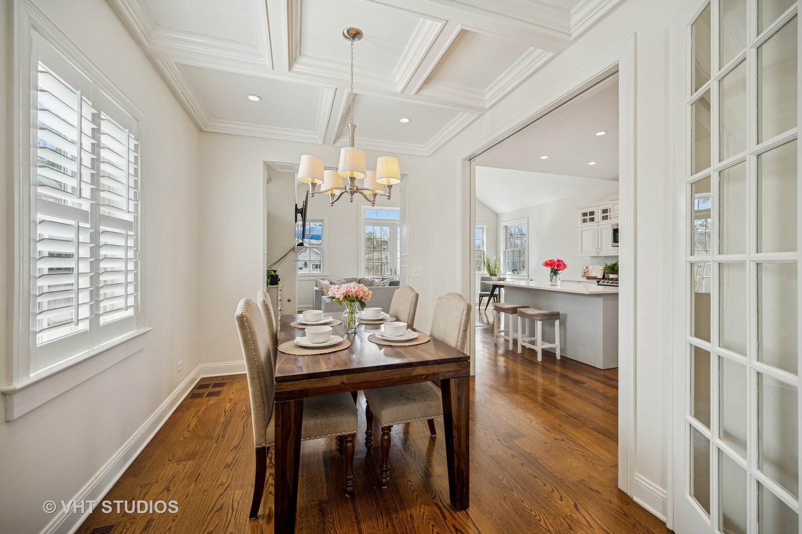 726 Indian Road Glenview, IL 60025 - Photo 7 of 37 Gallery Image 7