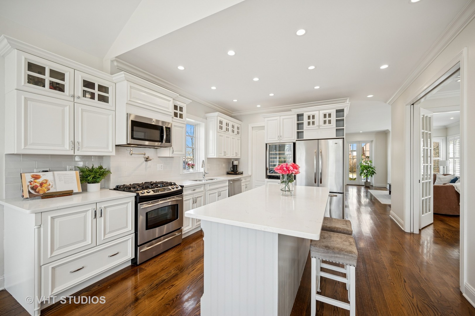 726 Indian Road Glenview, IL 60025 - Photo 9 of 37 Gallery Image 9