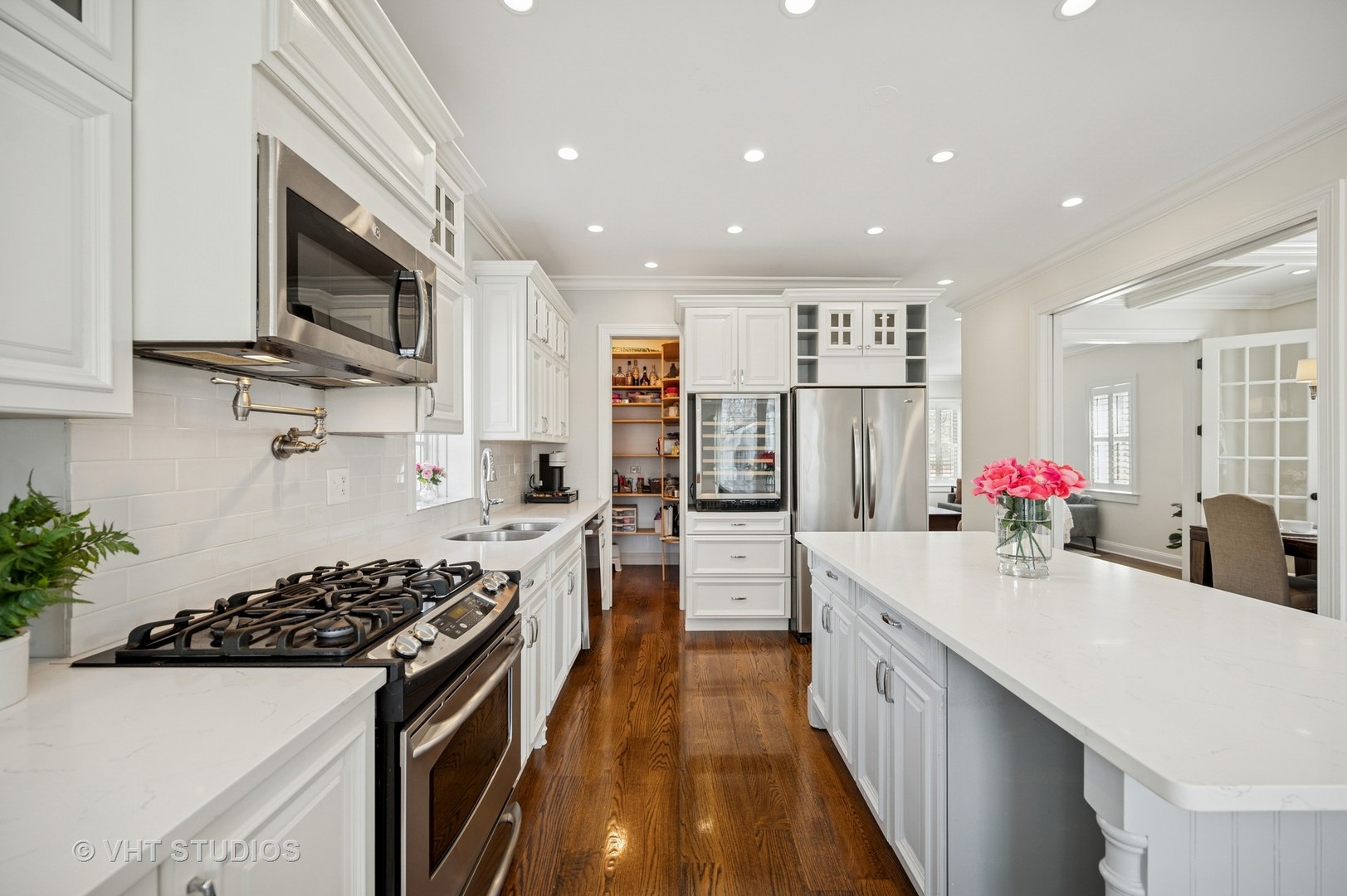 726 Indian Road Glenview, IL 60025 - Photo 10 of 37 Gallery Image 10