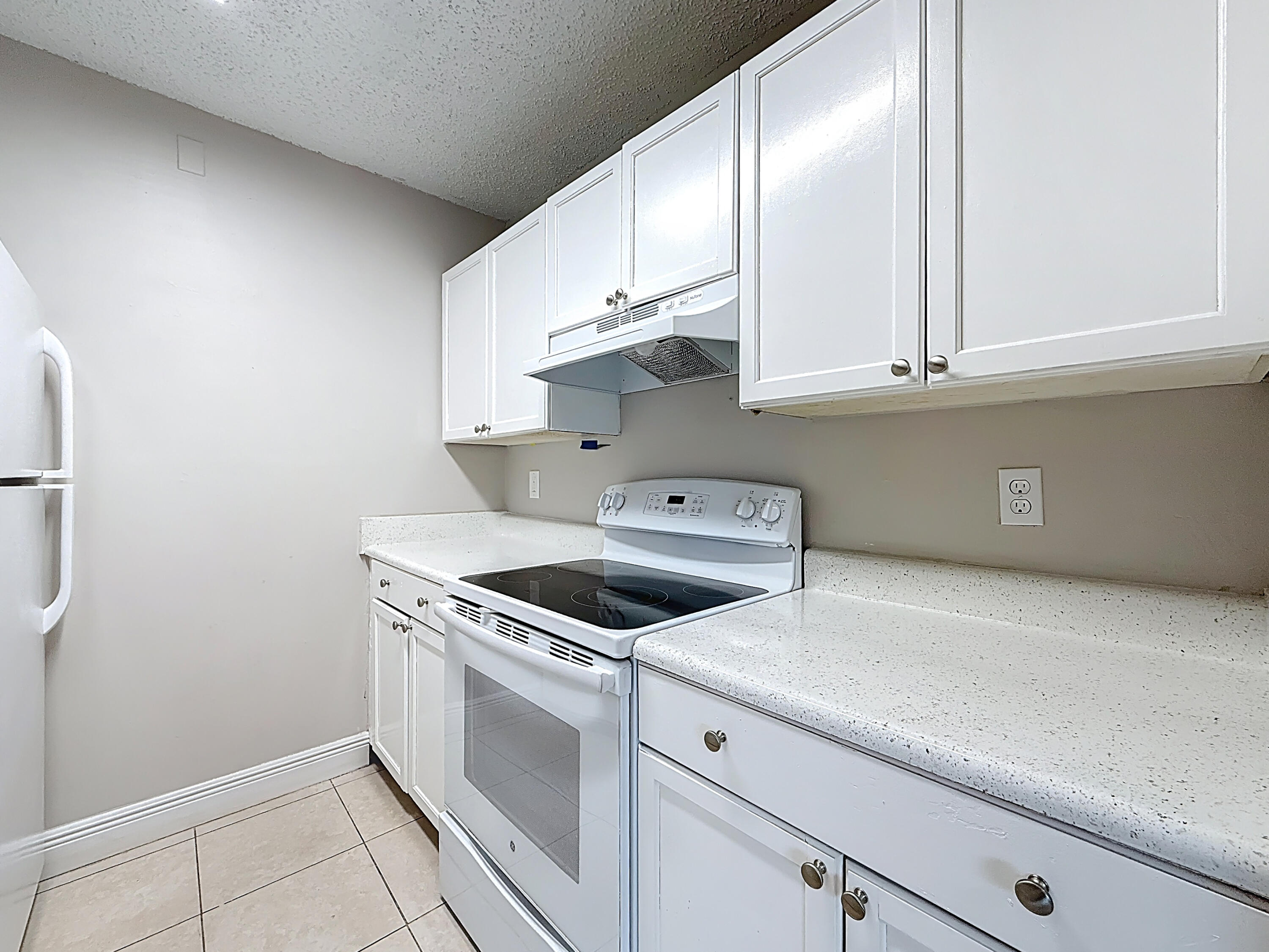 719 Meadows Circle Boynton Beach, FL 33436 - Photo 3 of 25 719 Meadows Circle-15