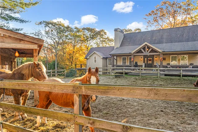 $835,000 | 300 Tunk Hill Road, Scituate, RI 02831