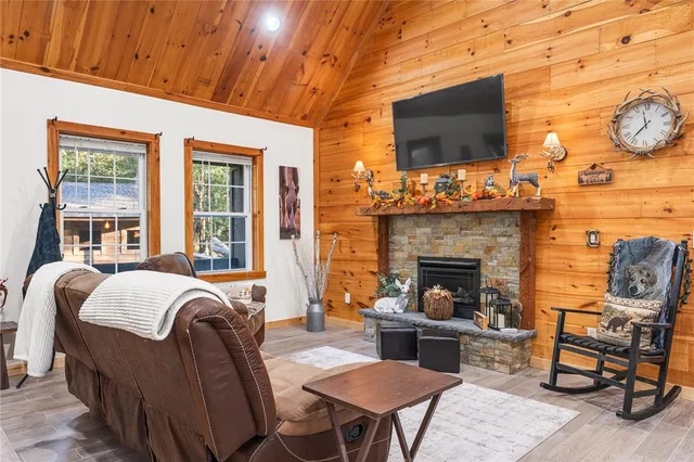 $835,000 | 300 Tunk Hill Road, Scituate, RI 02831