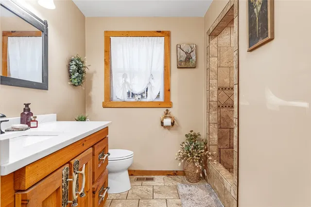 $835,000 | 300 Tunk Hill Road, Scituate, RI 02831