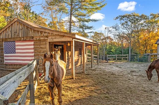 $835,000 | 300 Tunk Hill Road, Scituate, RI 02831