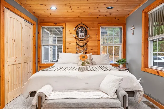 $835,000 | 300 Tunk Hill Road, Scituate, RI 02831