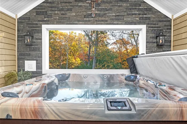 $835,000 | 300 Tunk Hill Road, Scituate, RI 02831