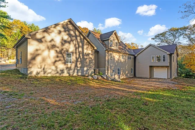 $835,000 | 300 Tunk Hill Road, Scituate, RI 02831