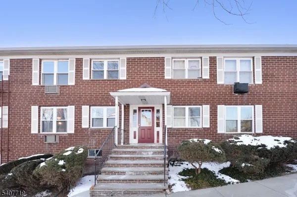 $325,000 | 100 Pierson Miller Drive, Unit 4, Pompton Lakes, NJ 07442