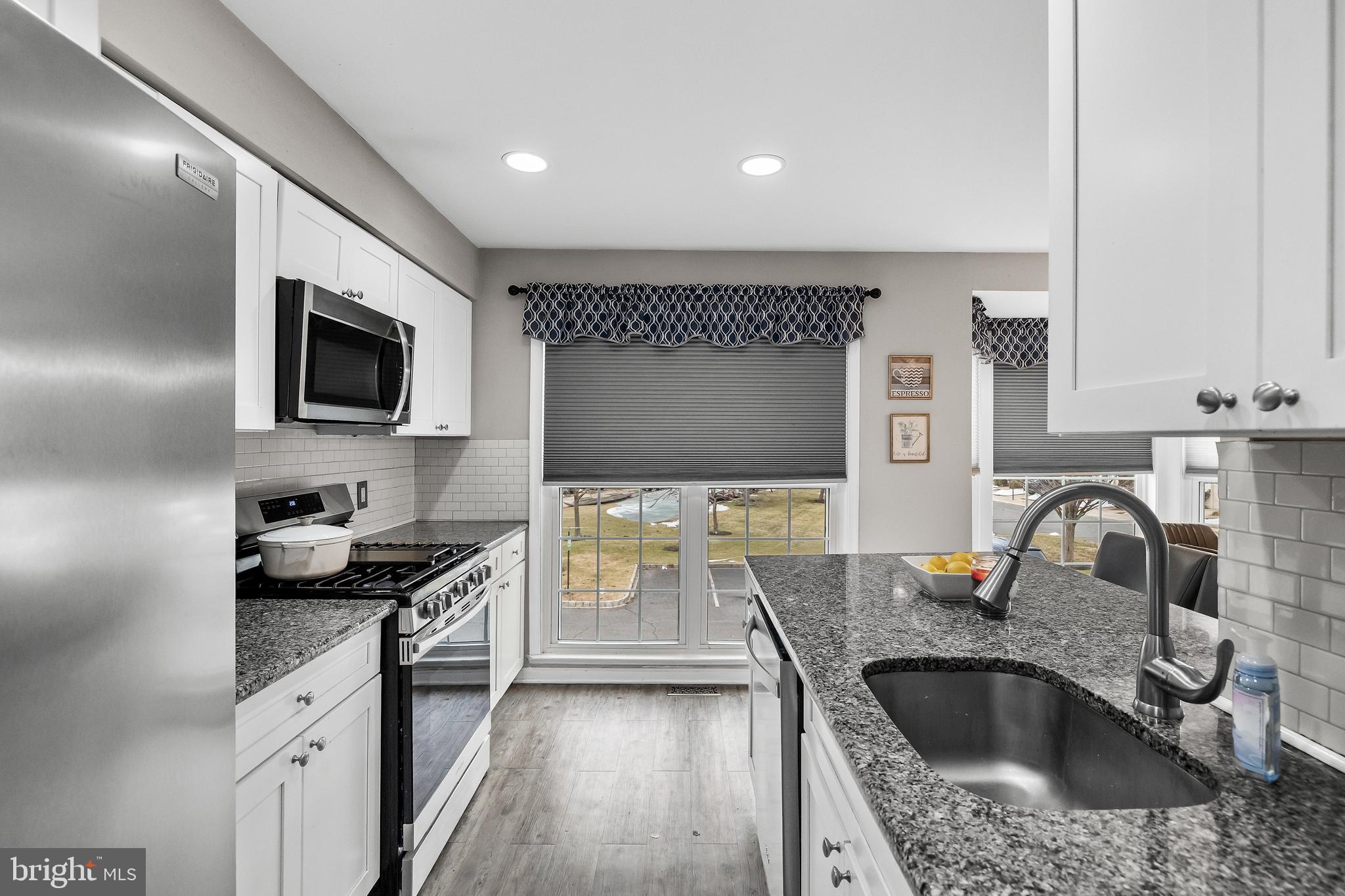2 Bayberry Lane Delran, NJ 08075 - Photo 16 of 35 Kitchen