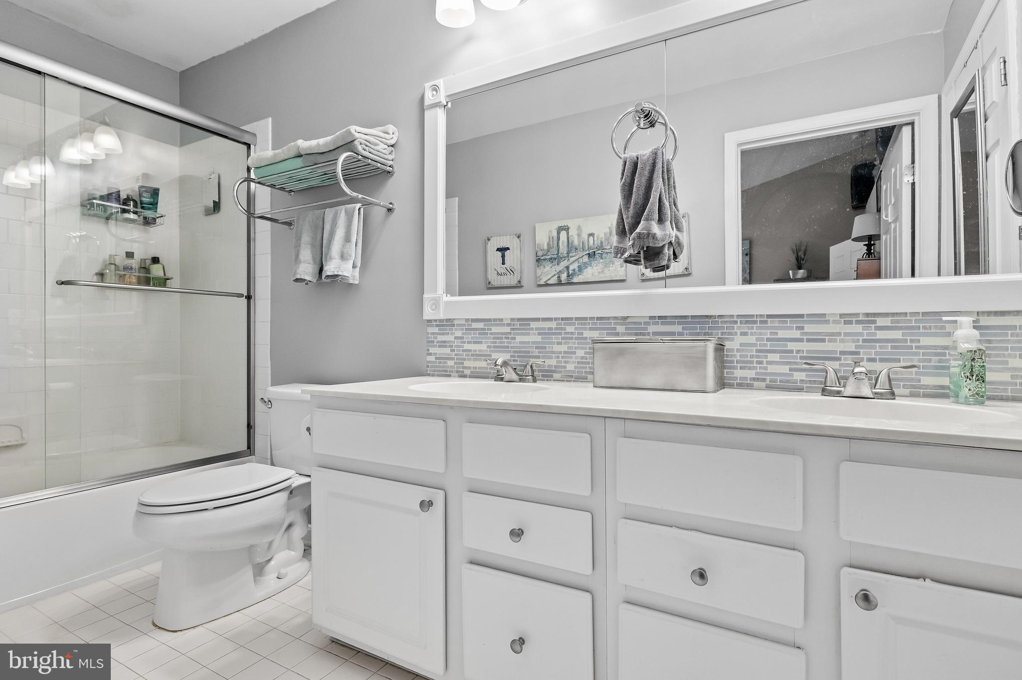 2 Bayberry Lane Delran, NJ 08075 - Photo 24 of 35 Primary Bathroom