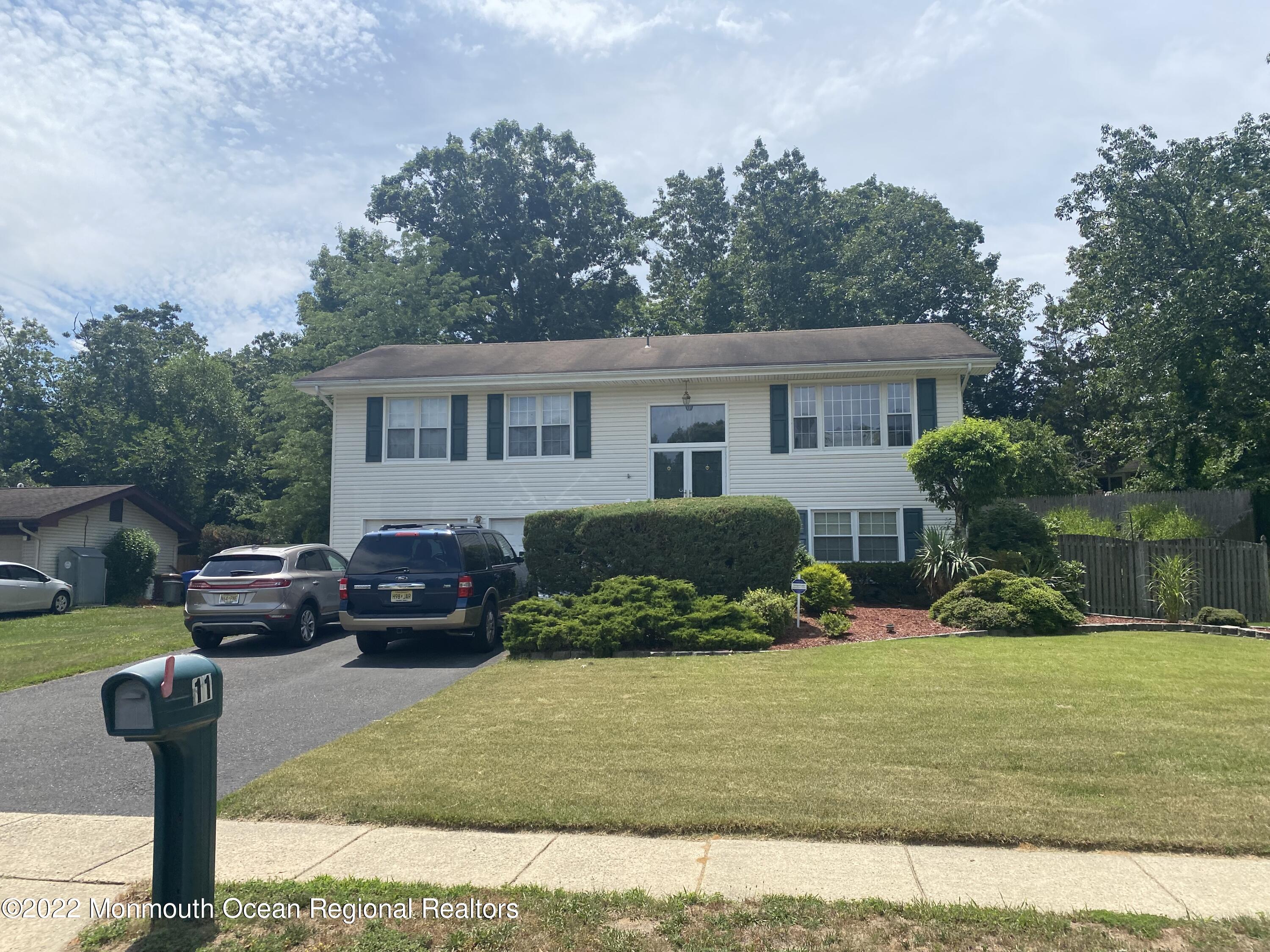 11 Oxford Road Jackson, NJ 08527 - Photo 1 of 6 11 oxford front