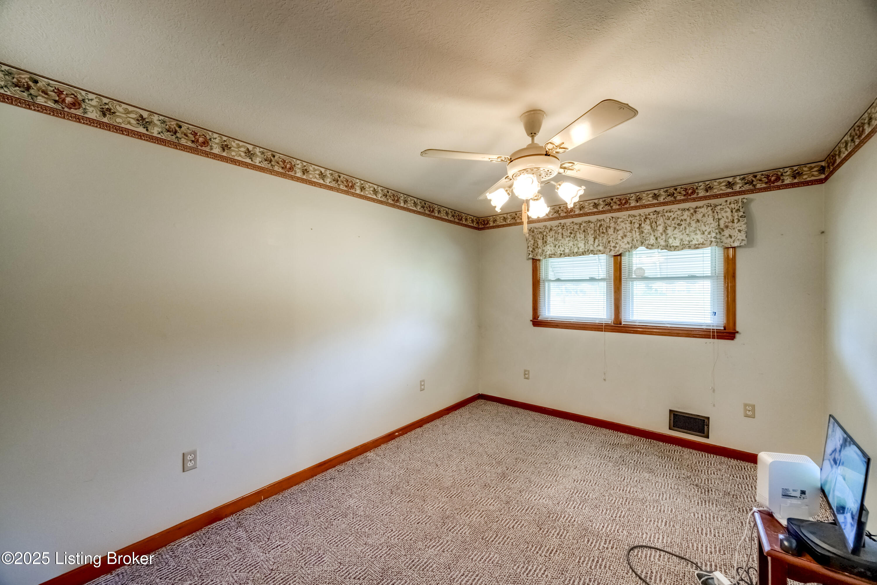 8209 Terry Road Louisville, KY 40258 - Photo 21 of 64 Bedroom 1