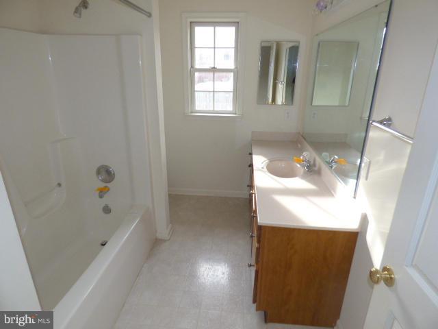160 Stanford Road Hagerstown, MD 21742 - Photo 11 of 14 Bath