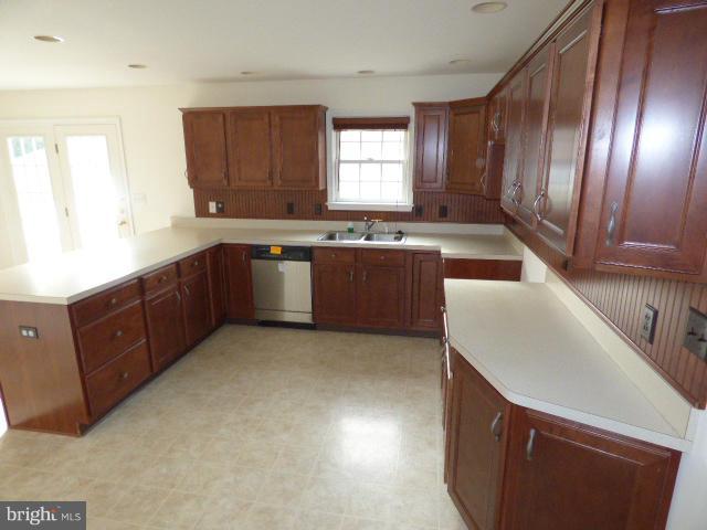 160 Stanford Road Hagerstown, MD 21742 - Photo 3 of 14 Kitchen
