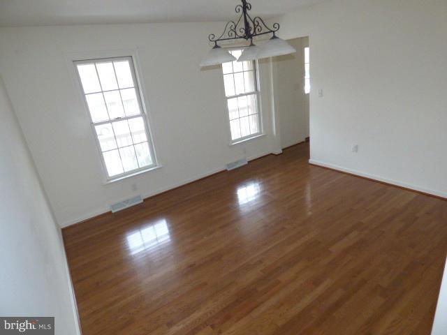160 Stanford Road Hagerstown, MD 21742 - Photo 5 of 14 Living Room