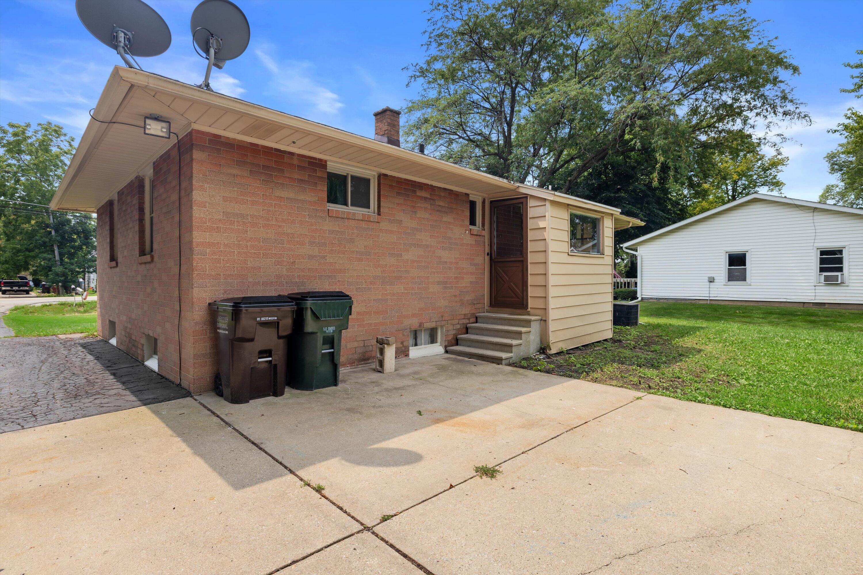 3316 3 Mile Road Caledonia, WI 53404 - Photo 27 of 31 Back