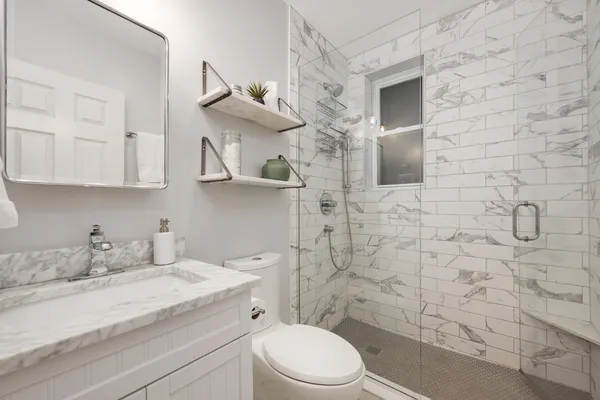 $2,850 | 3805 North Ravenswood Avenue, Unit 1, Chicago, IL 60613