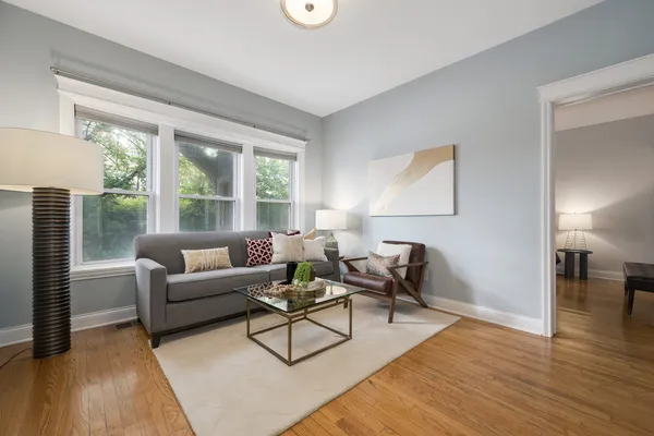 $2,850 | 3805 North Ravenswood Avenue, Unit 1, Chicago, IL 60613