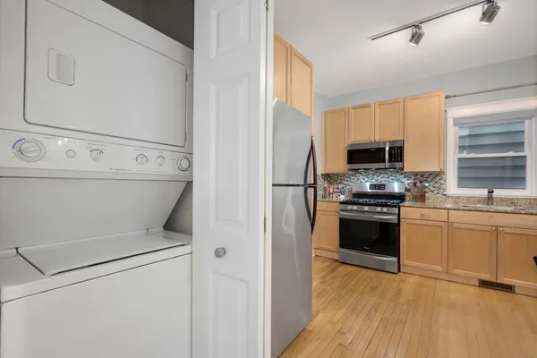 $2,850 | 3805 North Ravenswood Avenue, Unit 1, Chicago, IL 60613
