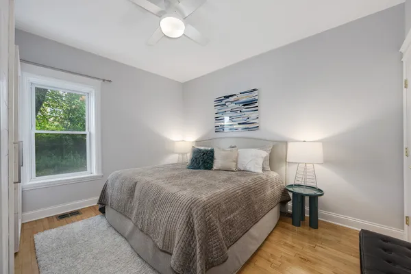$2,850 | 3805 North Ravenswood Avenue, Unit 1, Chicago, IL 60613
