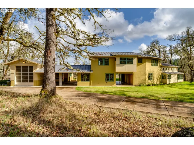 $1,800,000 | 85789 Allbritain Lane, Eugene, OR 97405