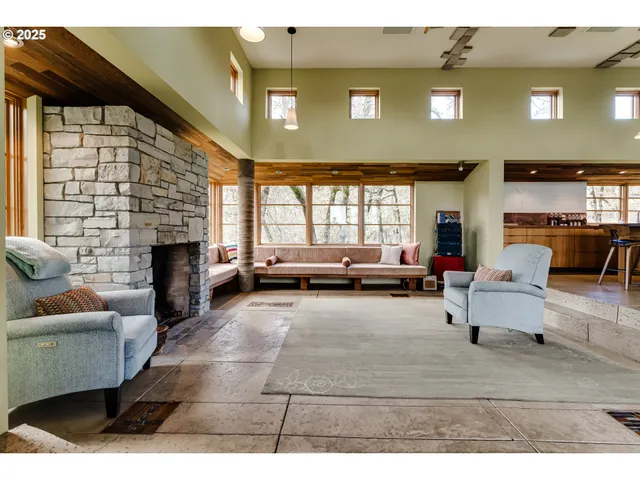 $1,800,000 | 85789 Allbritain Lane, Eugene, OR 97405