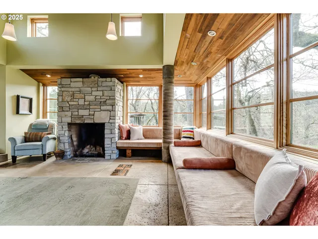 $1,800,000 | 85789 Allbritain Lane, Eugene, OR 97405