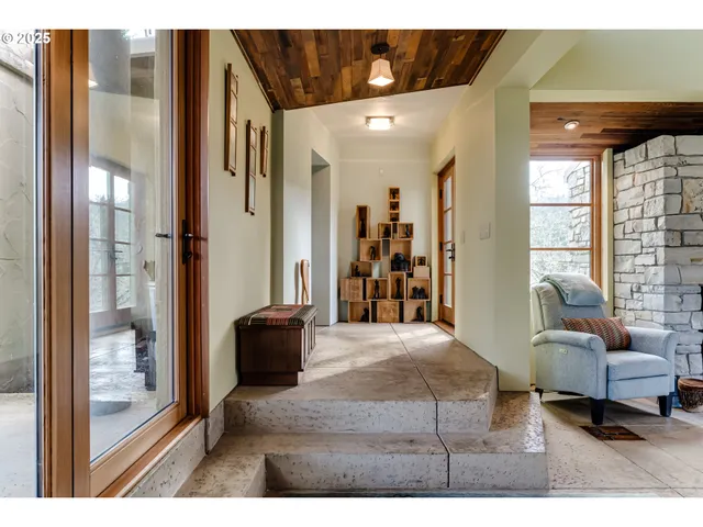 $1,800,000 | 85789 Allbritain Lane, Eugene, OR 97405