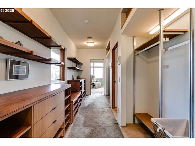 $1,800,000 | 85789 Allbritain Lane, Eugene, OR 97405