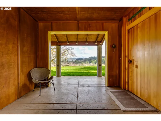 $1,800,000 | 85789 Allbritain Lane, Eugene, OR 97405