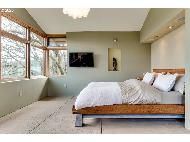 $1,800,000 | 85789 Allbritain Lane, Eugene, OR 97405