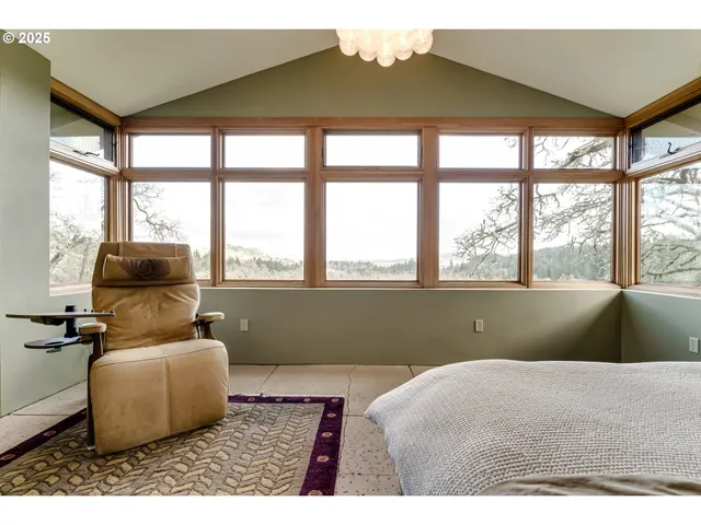 $1,800,000 | 85789 Allbritain Lane, Eugene, OR 97405