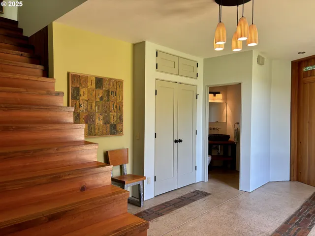 $1,800,000 | 85789 Allbritain Lane, Eugene, OR 97405