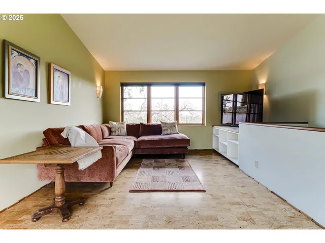 $1,800,000 | 85789 Allbritain Lane, Eugene, OR 97405