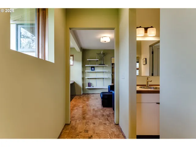 $1,800,000 | 85789 Allbritain Lane, Eugene, OR 97405