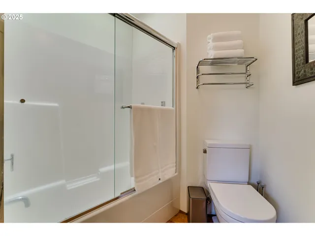 $1,800,000 | 85789 Allbritain Lane, Eugene, OR 97405