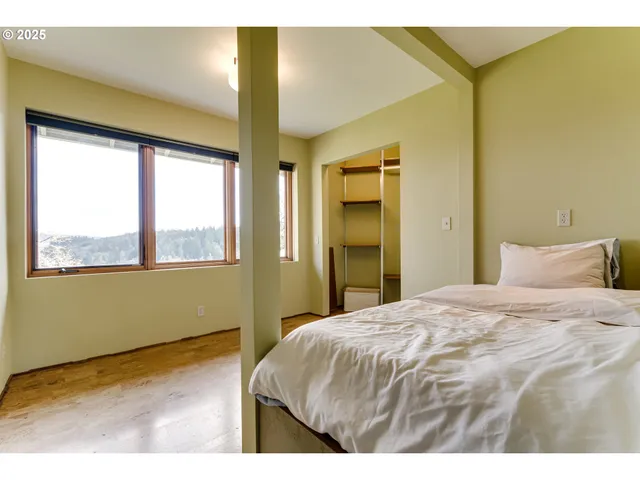 $1,800,000 | 85789 Allbritain Lane, Eugene, OR 97405