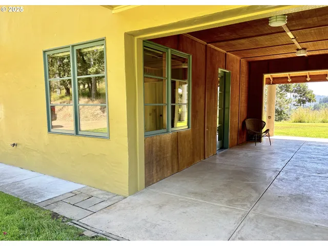 $1,800,000 | 85789 Allbritain Lane, Eugene, OR 97405