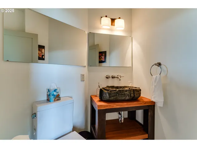 $1,800,000 | 85789 Allbritain Lane, Eugene, OR 97405