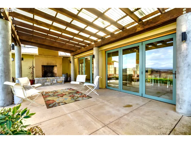 $1,800,000 | 85789 Allbritain Lane, Eugene, OR 97405