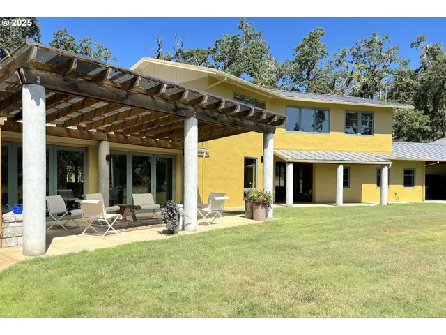 $1,800,000 | 85789 Allbritain Lane, Eugene, OR 97405