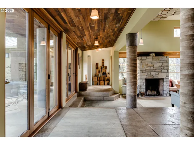 $1,800,000 | 85789 Allbritain Lane, Eugene, OR 97405