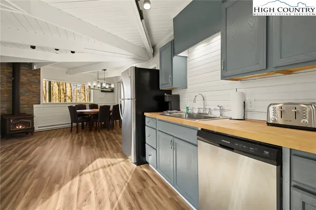 $435,000 | 104 Black Birch Lane, Beech Mountain, NC 28604