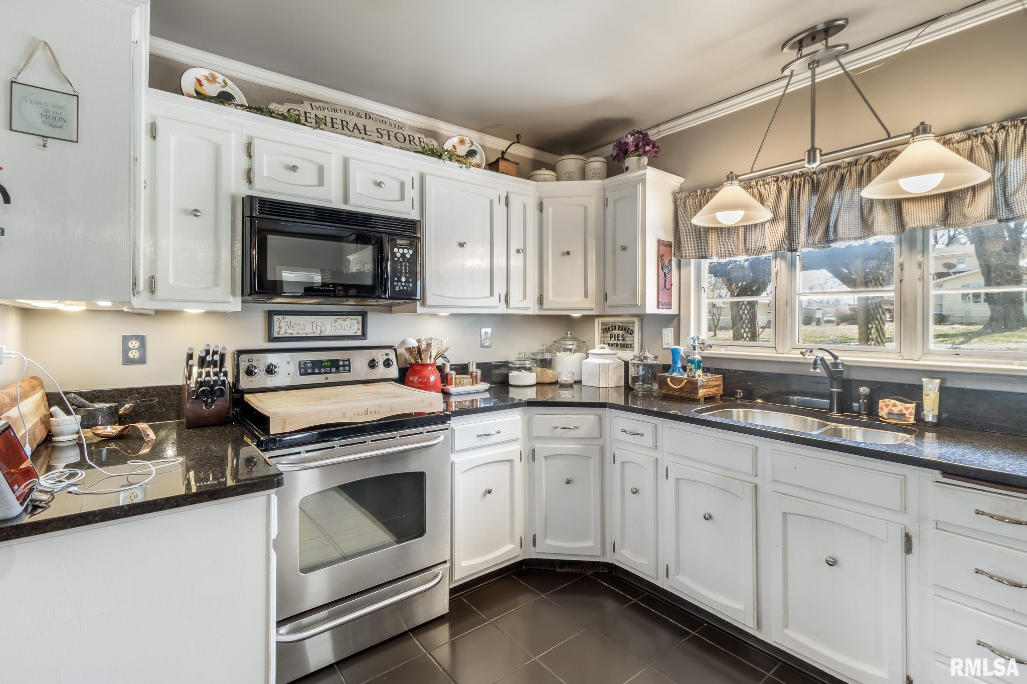 1303 West Adams Road Macomb, IL 61455 - Photo 19 of 36